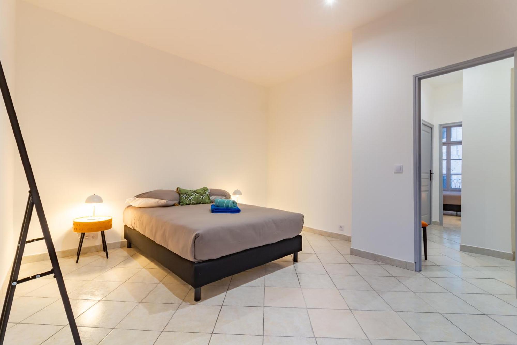 Spacieux Appartement En Plein Coeur De 베지에 외부 사진